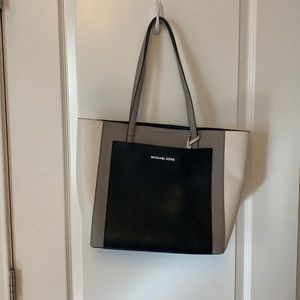 Michael Kors Tote Bag.
